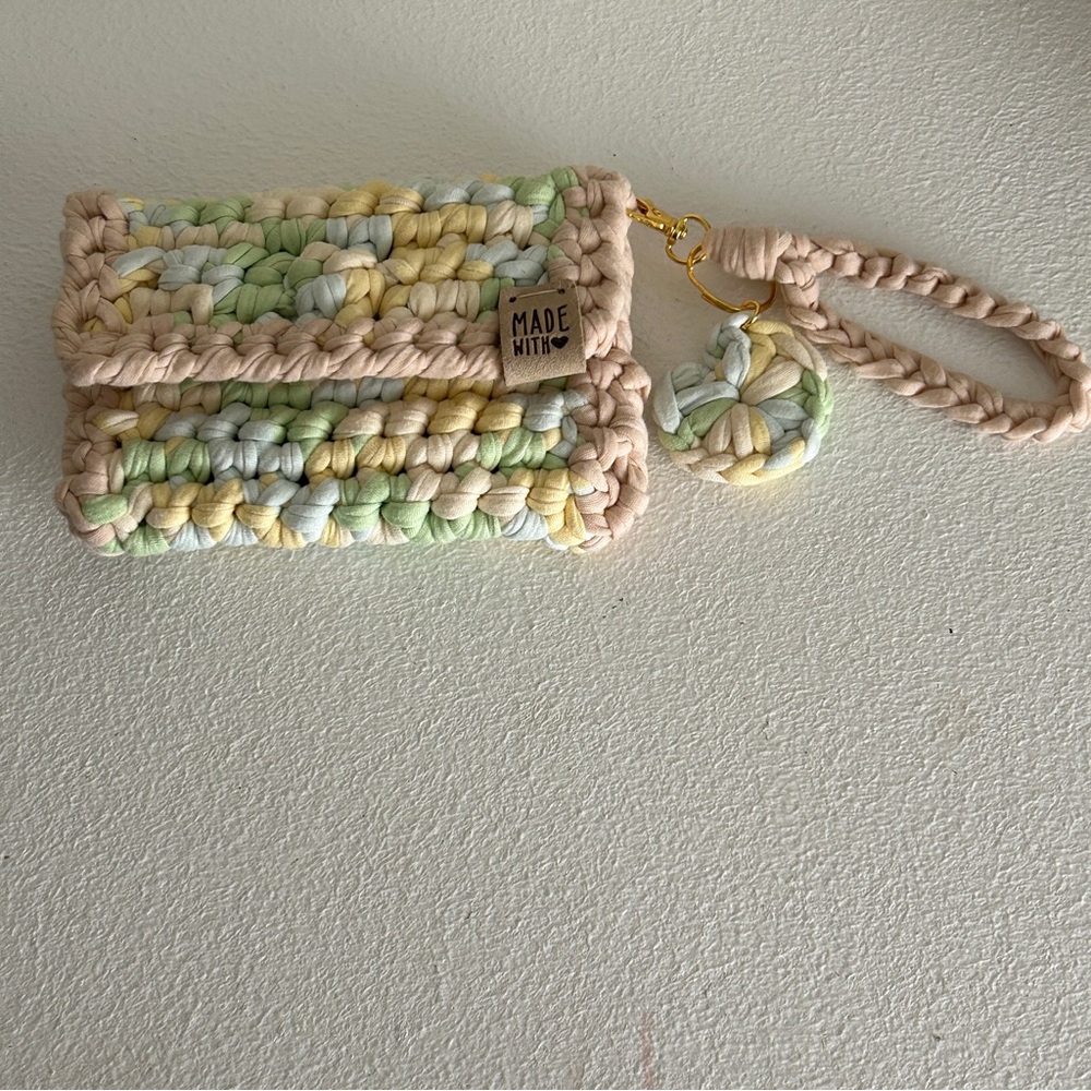 Handmade Crocheted Wristlet Card Wallet in Pastel Yellow & Green - Picture 2 of 5